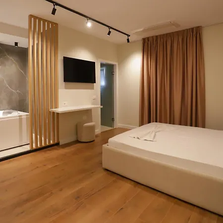 Relax Center Отель Тирана