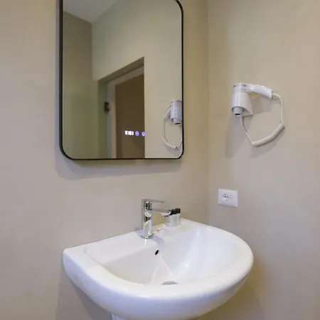 Relax Center Отель Тирана