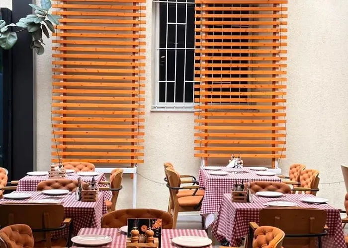 Otel Relax Center Tiran