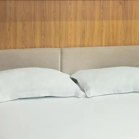 Relax Center تيرانا